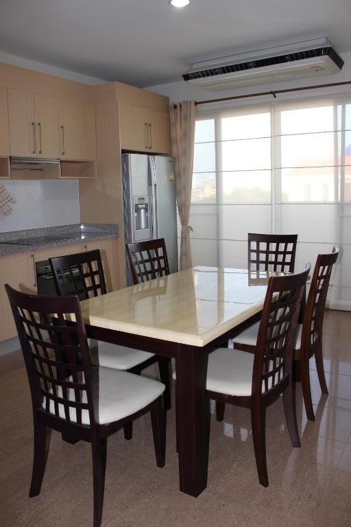 Samal Guesthouse Pattaya Phòng bức ảnh